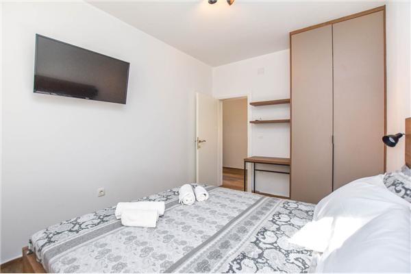 Apartment A1, for 7 persons