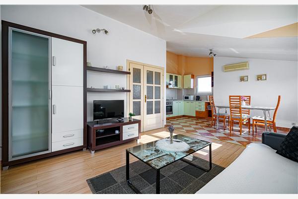 Apartment A2, for 5 persons