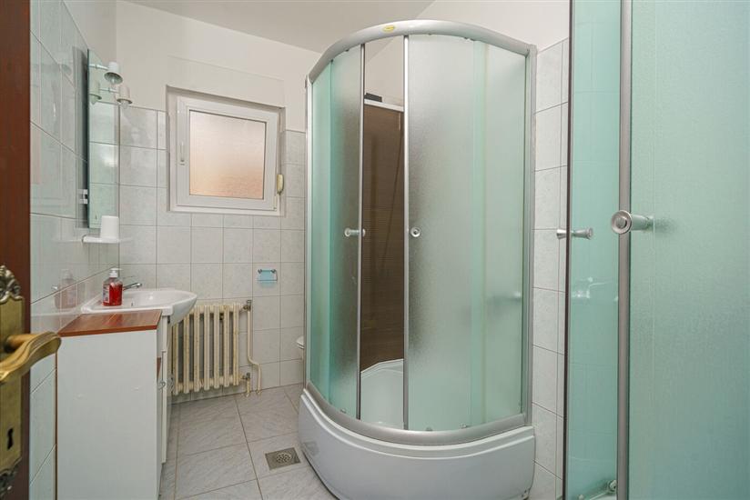 Apartment A1, for 8 persons