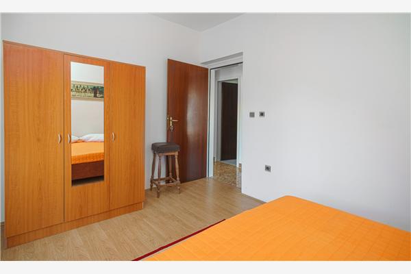 Apartment A1, for 8 persons