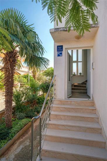 Apartments and Rooms Josipa