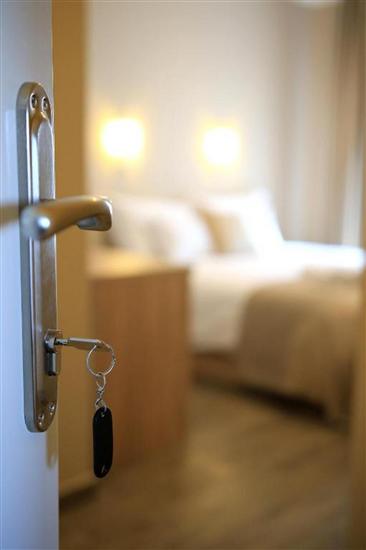 Room S1, for 2 persons