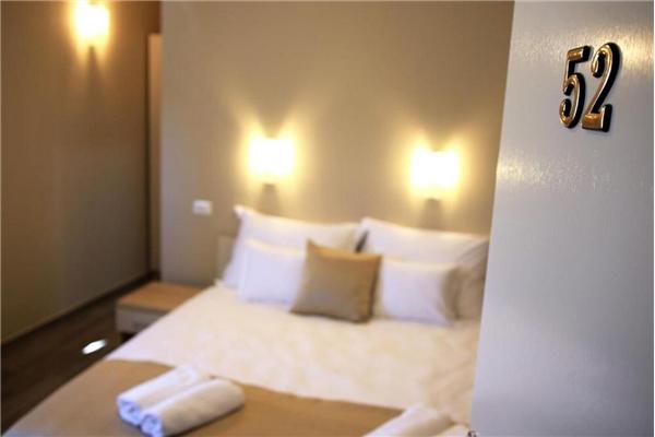 Room S2, for 2 persons