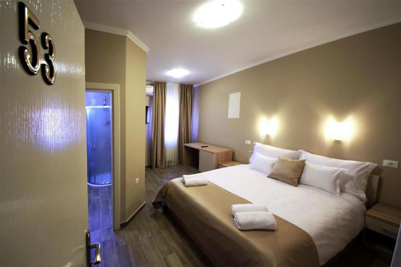 Room S3, for 2 persons