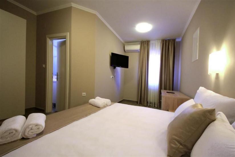 Room S3, for 2 persons