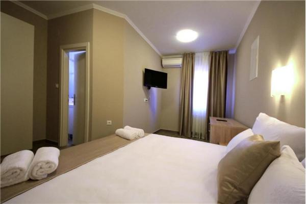 Room S3, for 2 persons