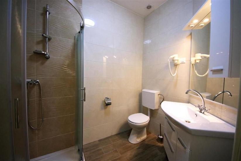 Room S4, for 2 persons