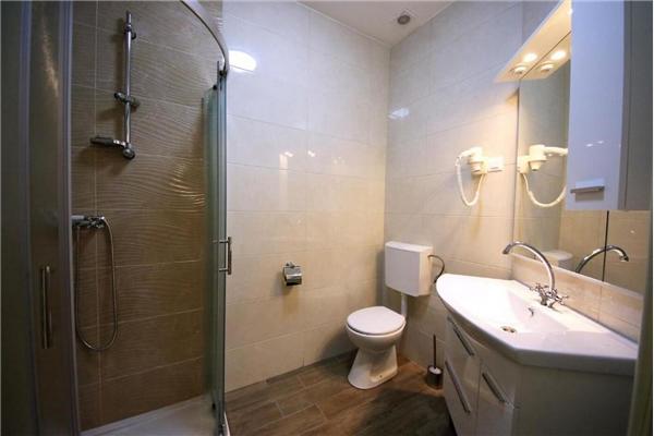 Room S4, for 2 persons