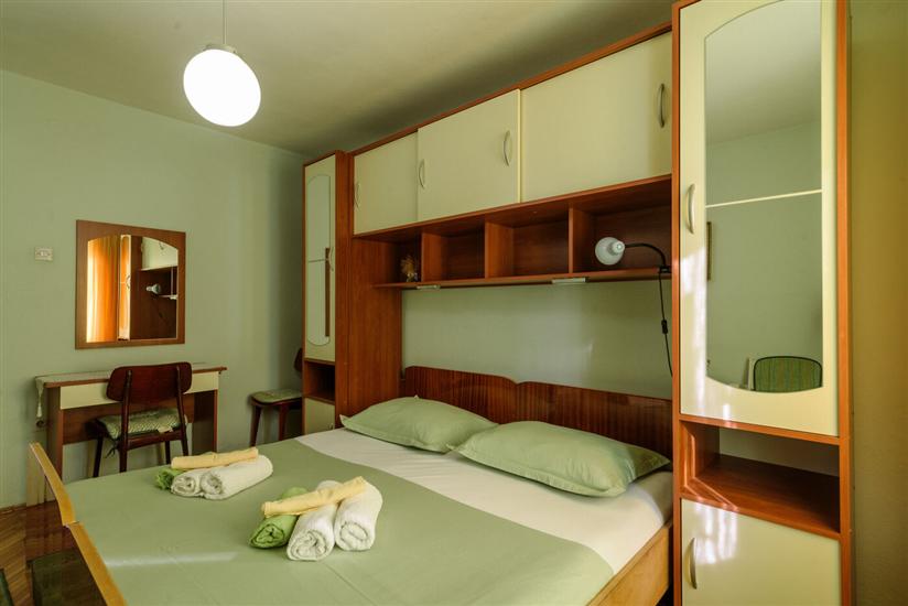 Room S1, for 2 persons
