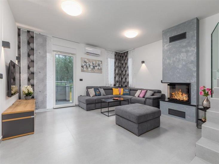 House K1, for 14 persons