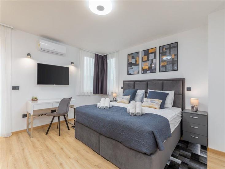 House K1, for 14 persons