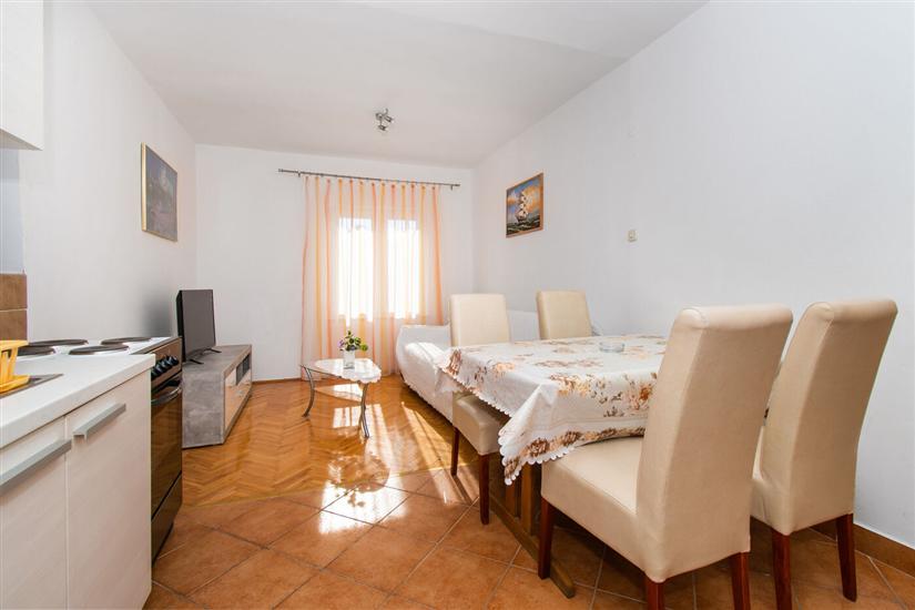 Apartment A1, for 5 persons