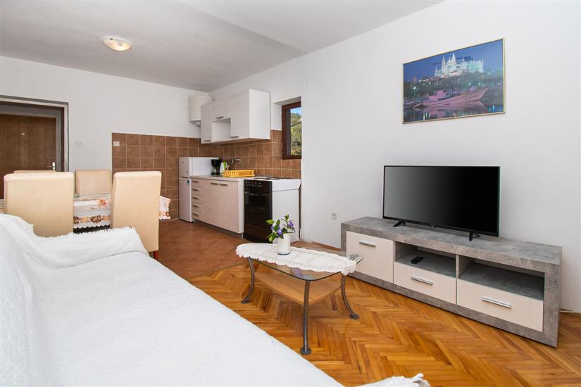 Apartment A1, for 5 persons