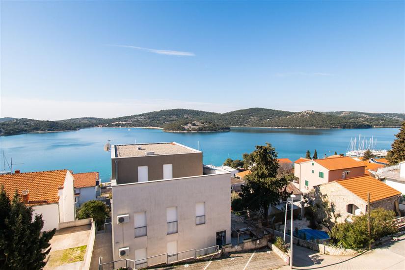 Apartment A1, for 5 persons