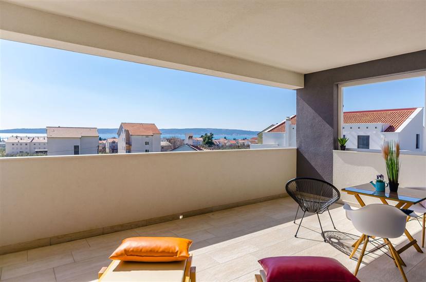 Room S1, for 2 persons