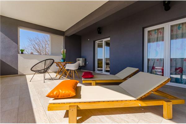 Room S1, for 2 persons