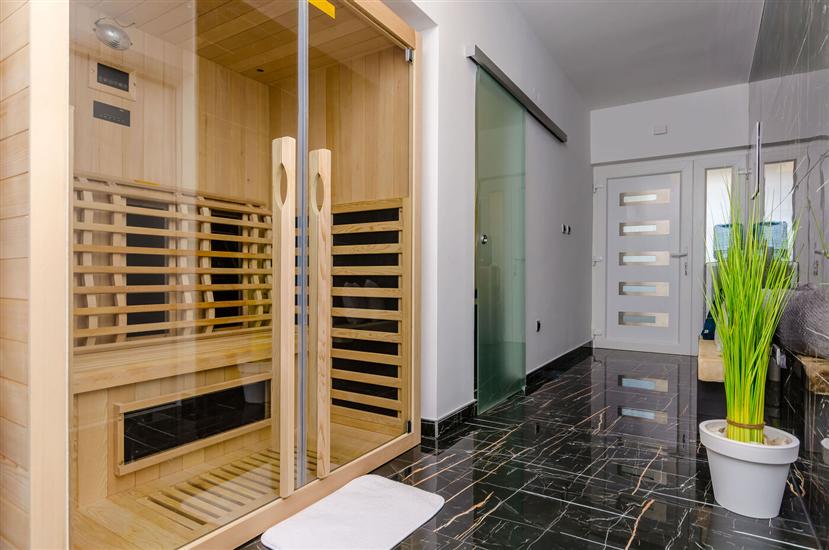 Room S1, for 2 persons