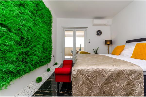 Room S1, for 2 persons