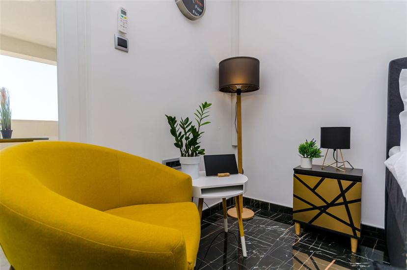 Room S1, for 2 persons