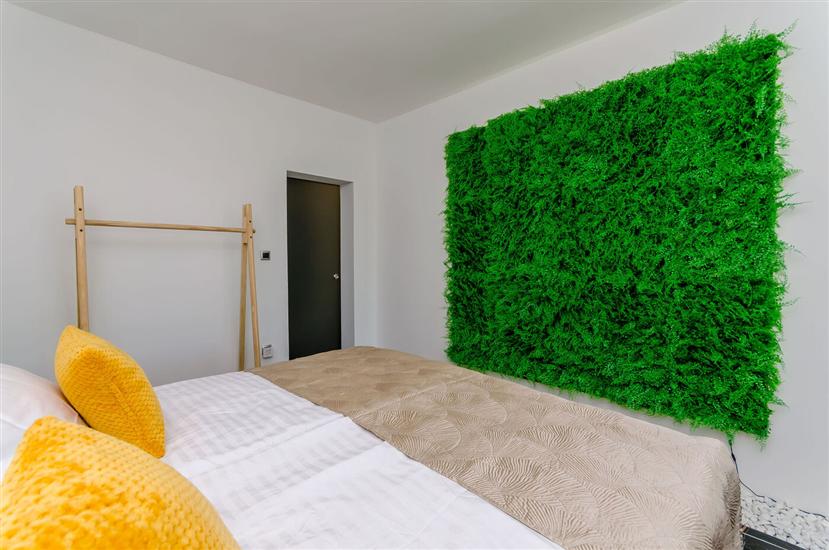 Room S1, for 2 persons