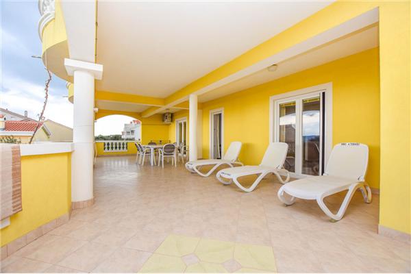 Apartment A1, for 5 persons