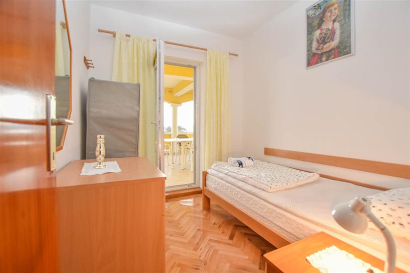 Apartment A1, for 5 persons