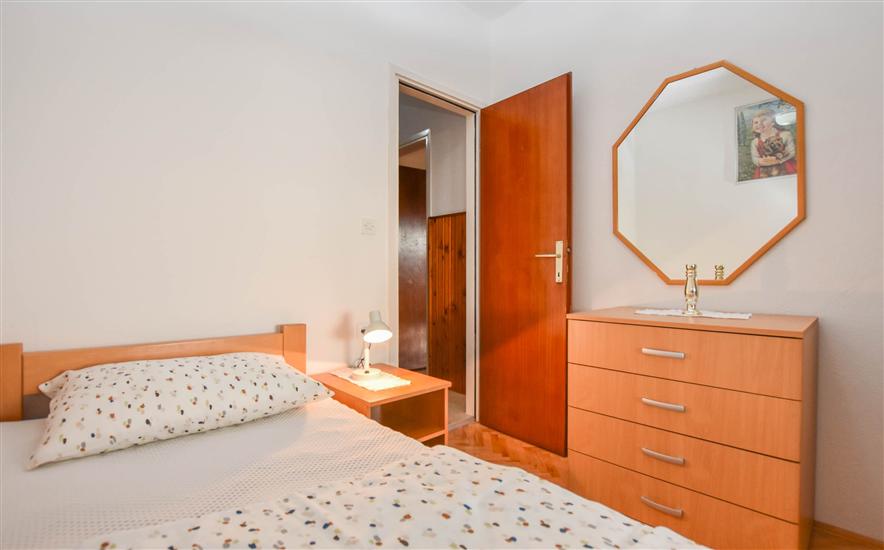 Apartment A1, for 5 persons