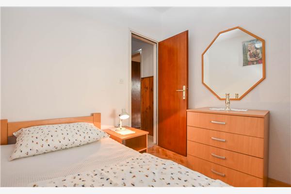 Apartment A1, for 5 persons