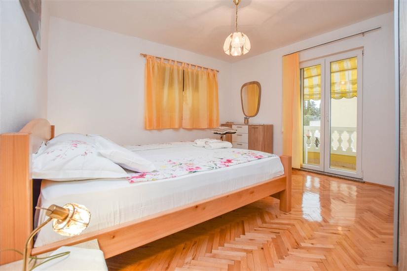 Apartment A1, for 5 persons