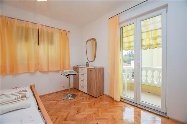 Apartment A1, for 5 persons