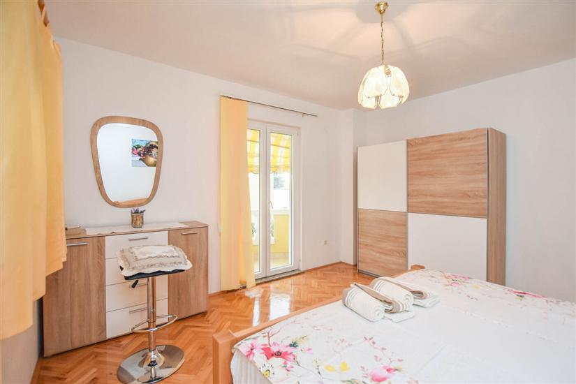 Apartment A1, for 5 persons