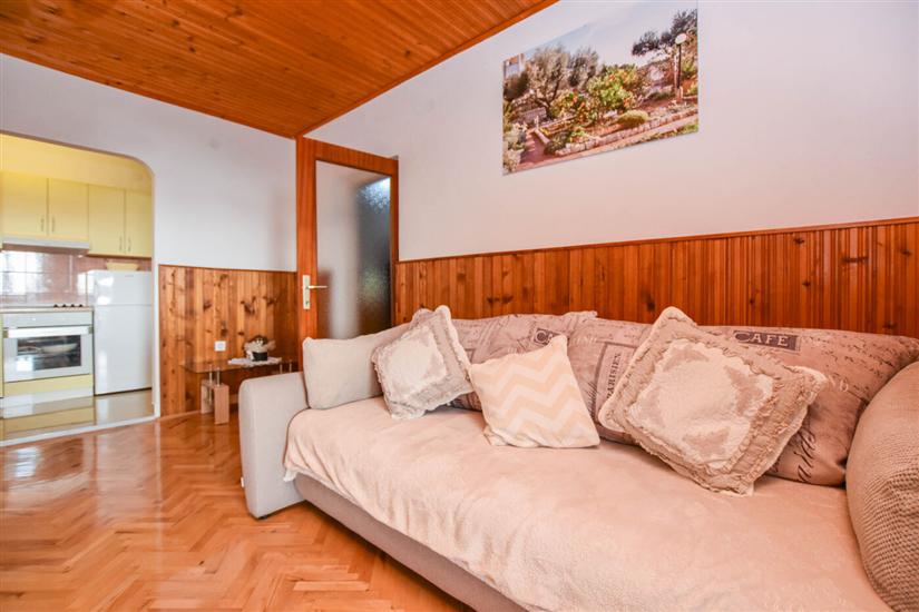 Apartment A1, for 5 persons