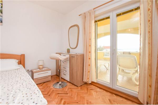 Apartment A1, for 5 persons