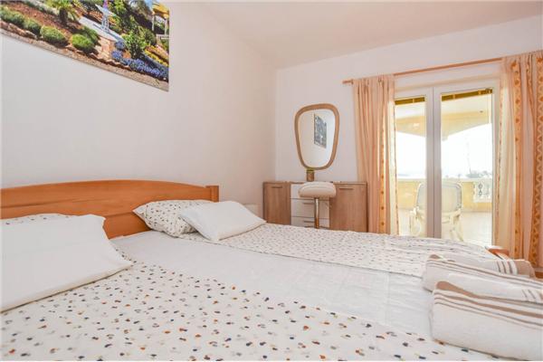 Apartment A1, for 5 persons