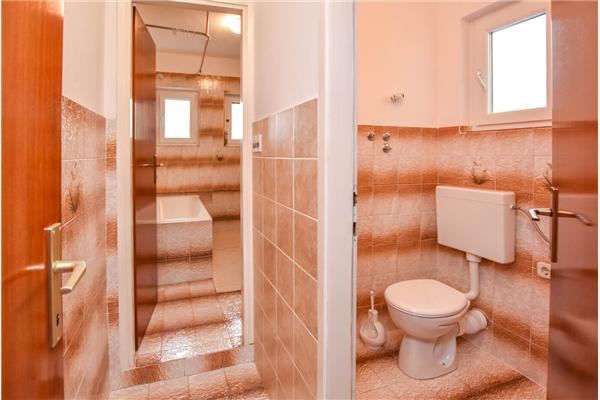 Apartment A1, for 5 persons