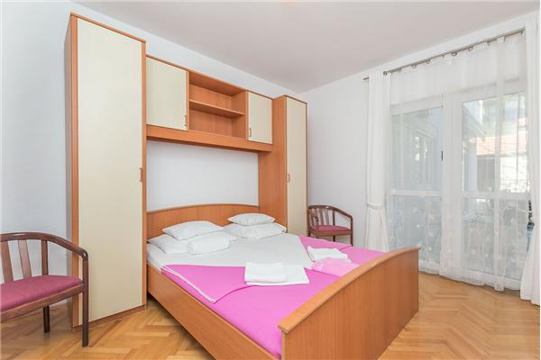 Apartment A4, for 5 persons