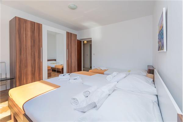 Apartment A4, for 5 persons