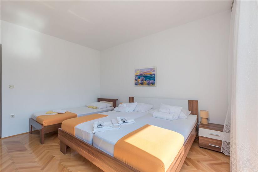 Apartment A4, for 5 persons
