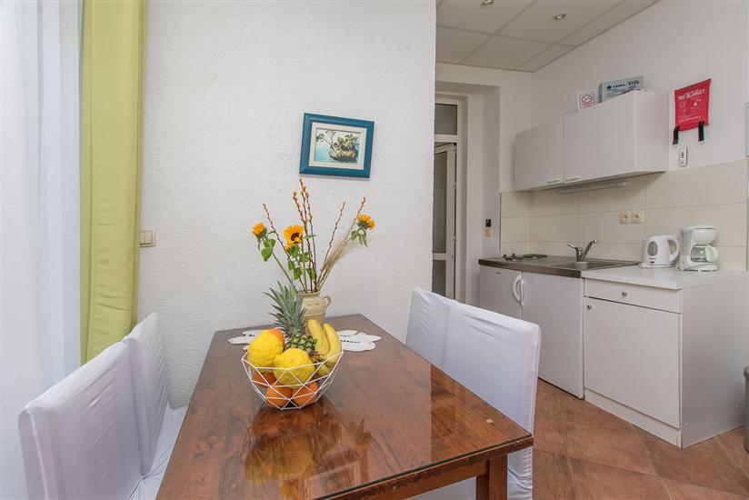 Apartment A7, for 4 persons