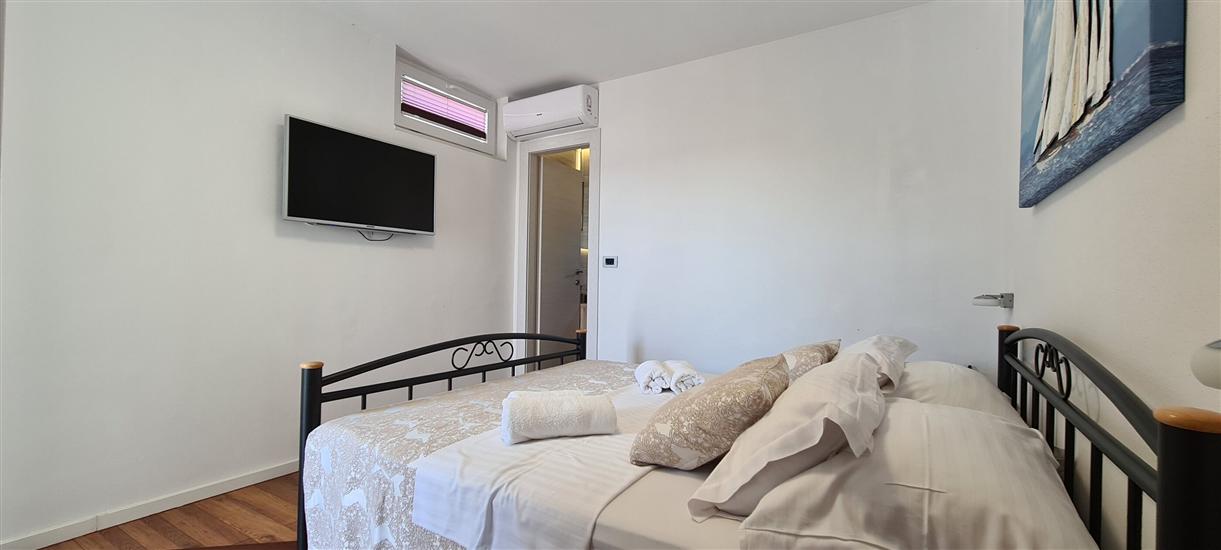 House K1, for 8 persons