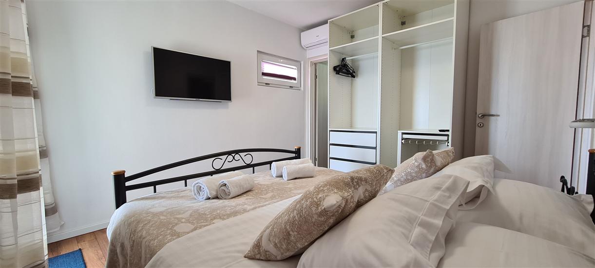 House K1, for 8 persons