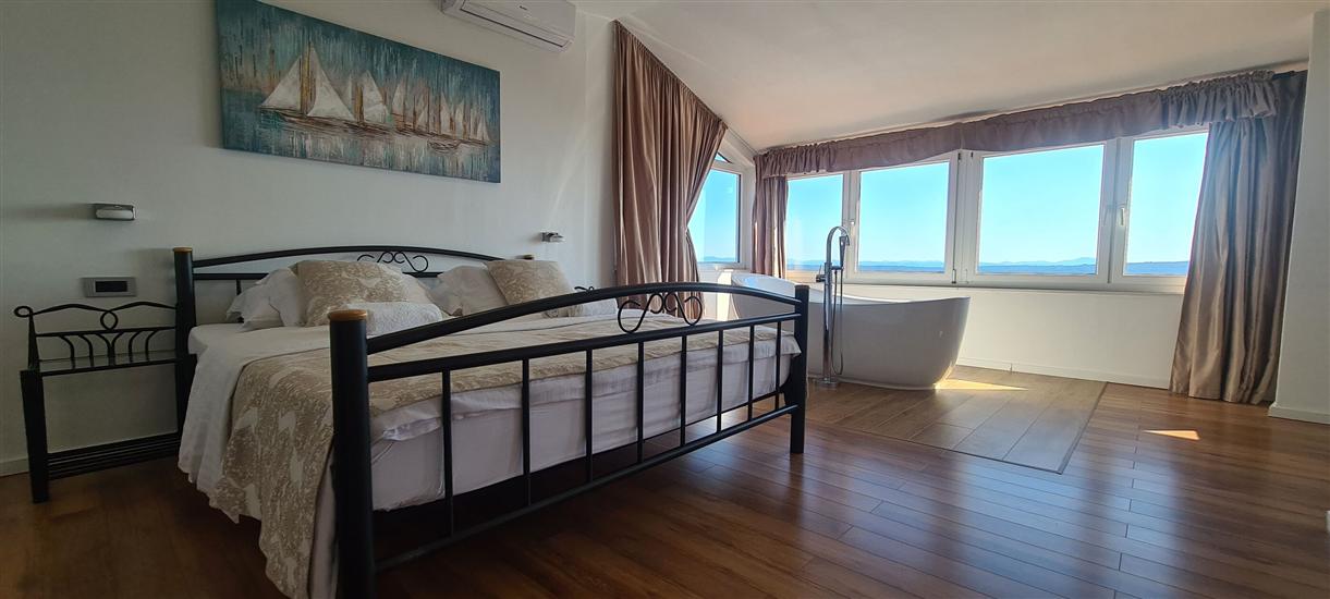 House K1, for 8 persons