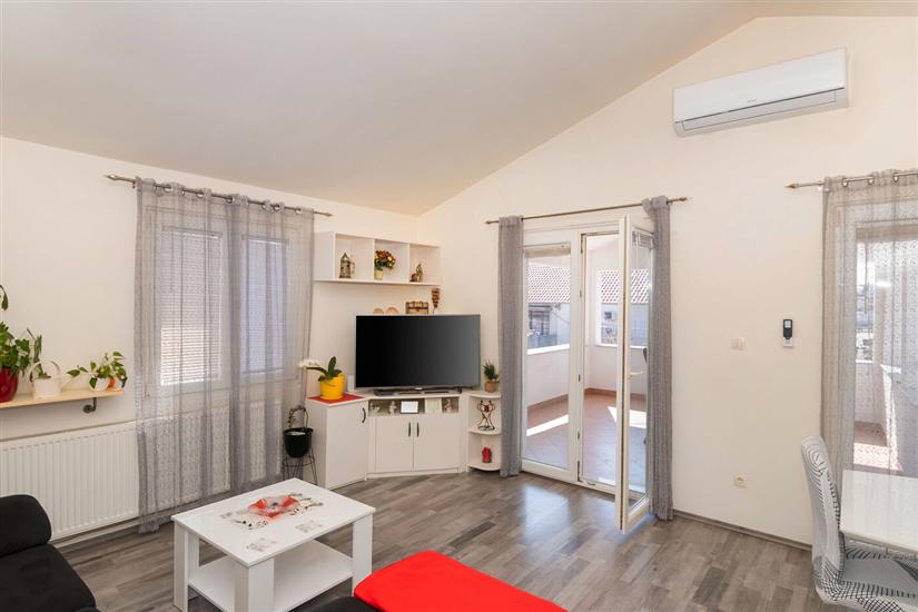 Apartment A2, for 7 persons