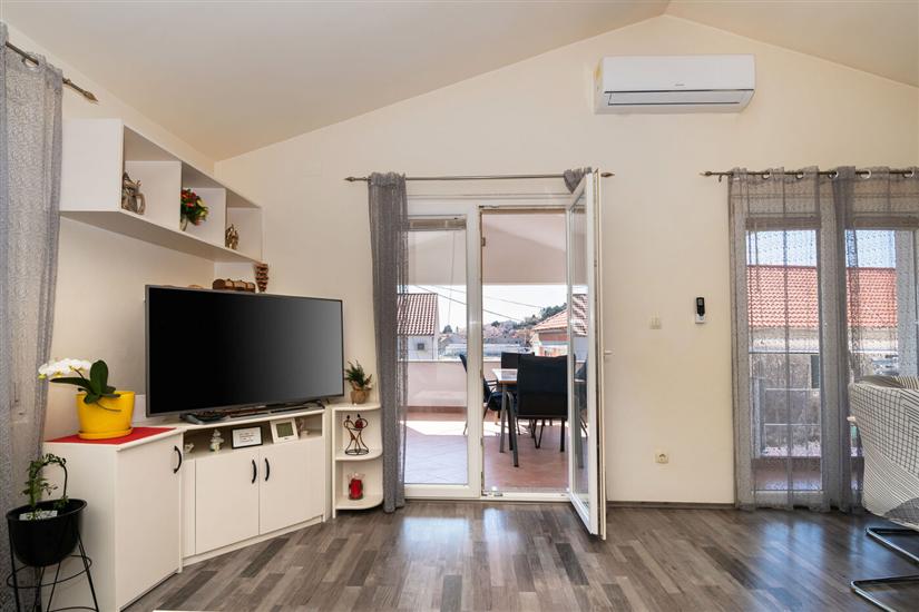 Apartment A2, for 7 persons