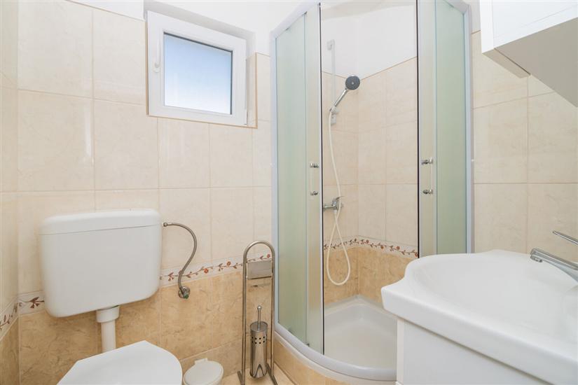 Apartment A2, for 7 persons