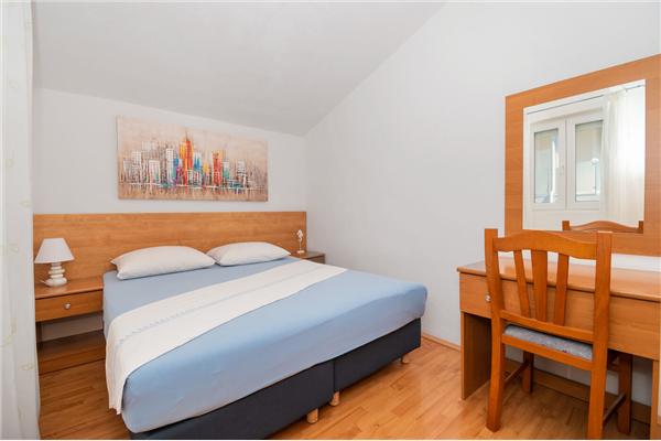 Apartment A2, for 7 persons