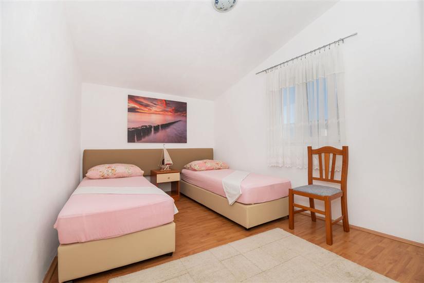 Apartment A2, for 7 persons