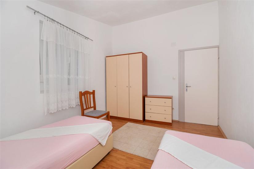 Apartment A2, for 7 persons
