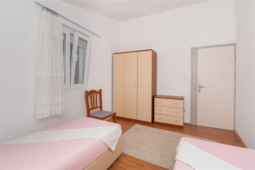 Apartment A2, for 7 persons