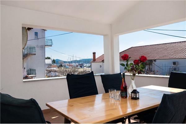 Apartment A2, for 7 persons